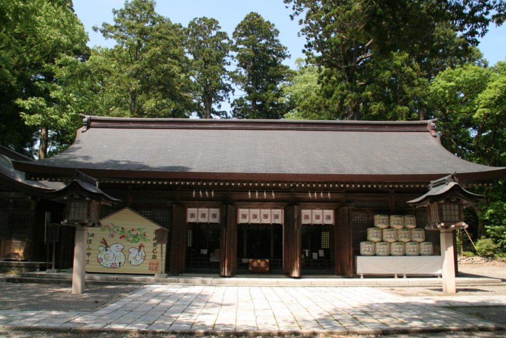 Worship hall (Haiden) of the Mae-tate Shadan of Oyama Shrine